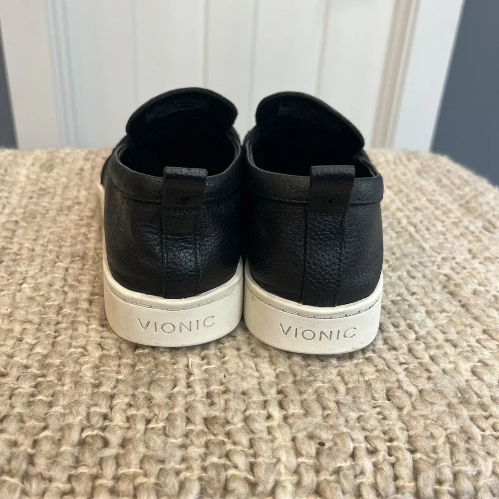Vionic Chantel Penny Loafer Leather Slip-On Loafers Women's Size 7.5 Black White